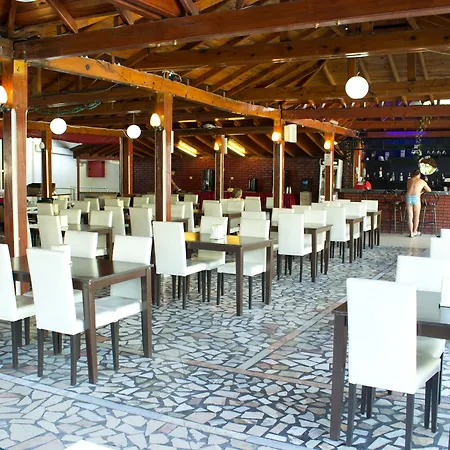 Ares Hostal *
